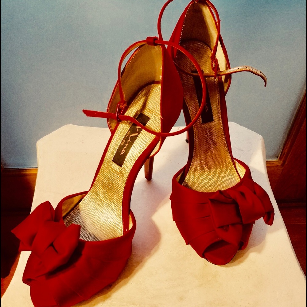 Vintage Nina New York Red Heels Size 8-1/2